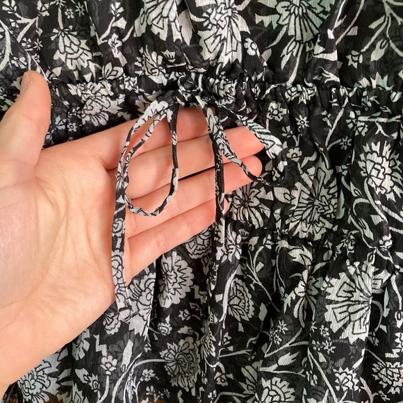 Women’s size XS Old Navy new without tags lightweight blouse with elastic waist - Picture 5 of 8